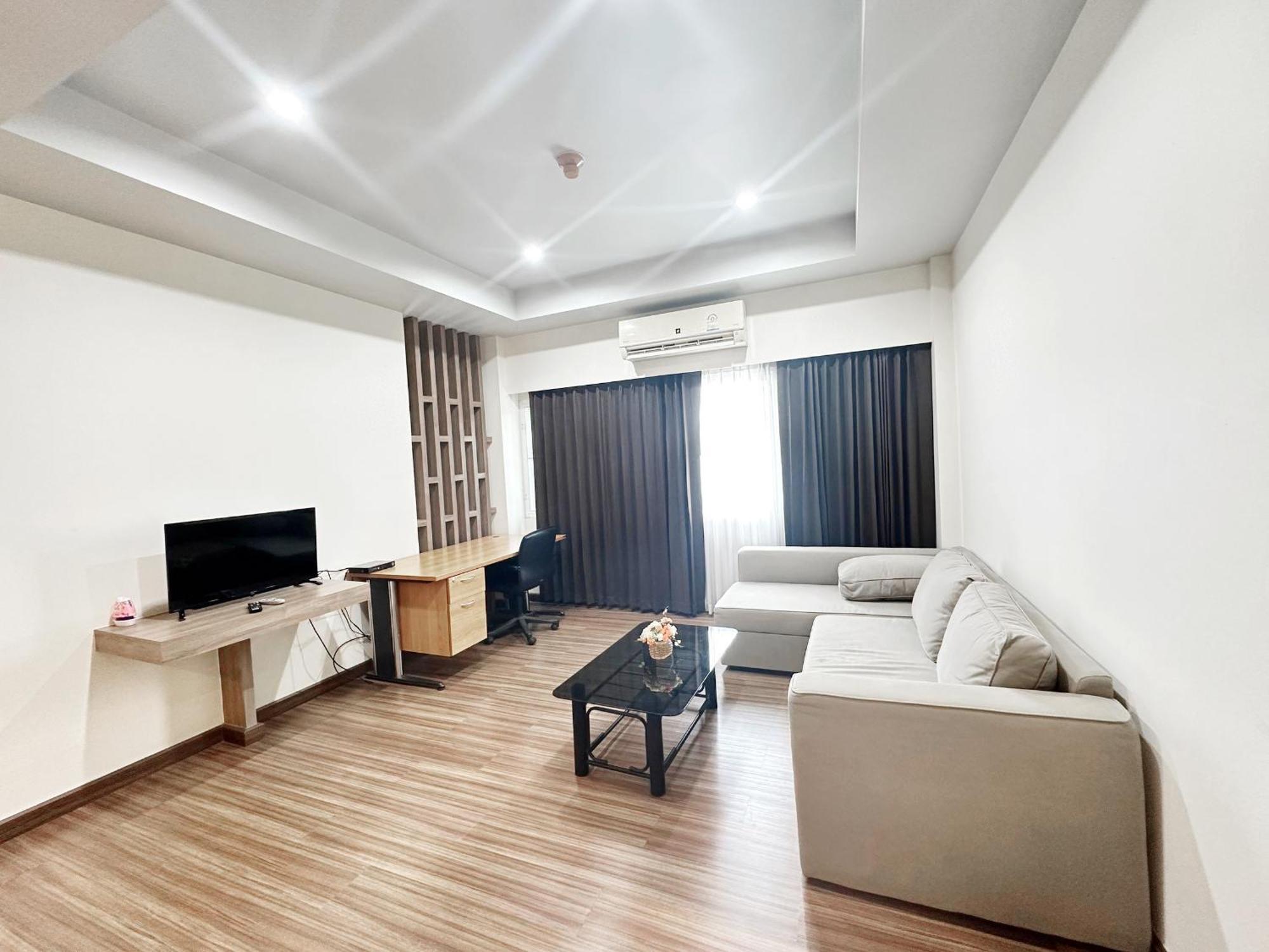 Akelada Hotel Nang Rong Exterior foto