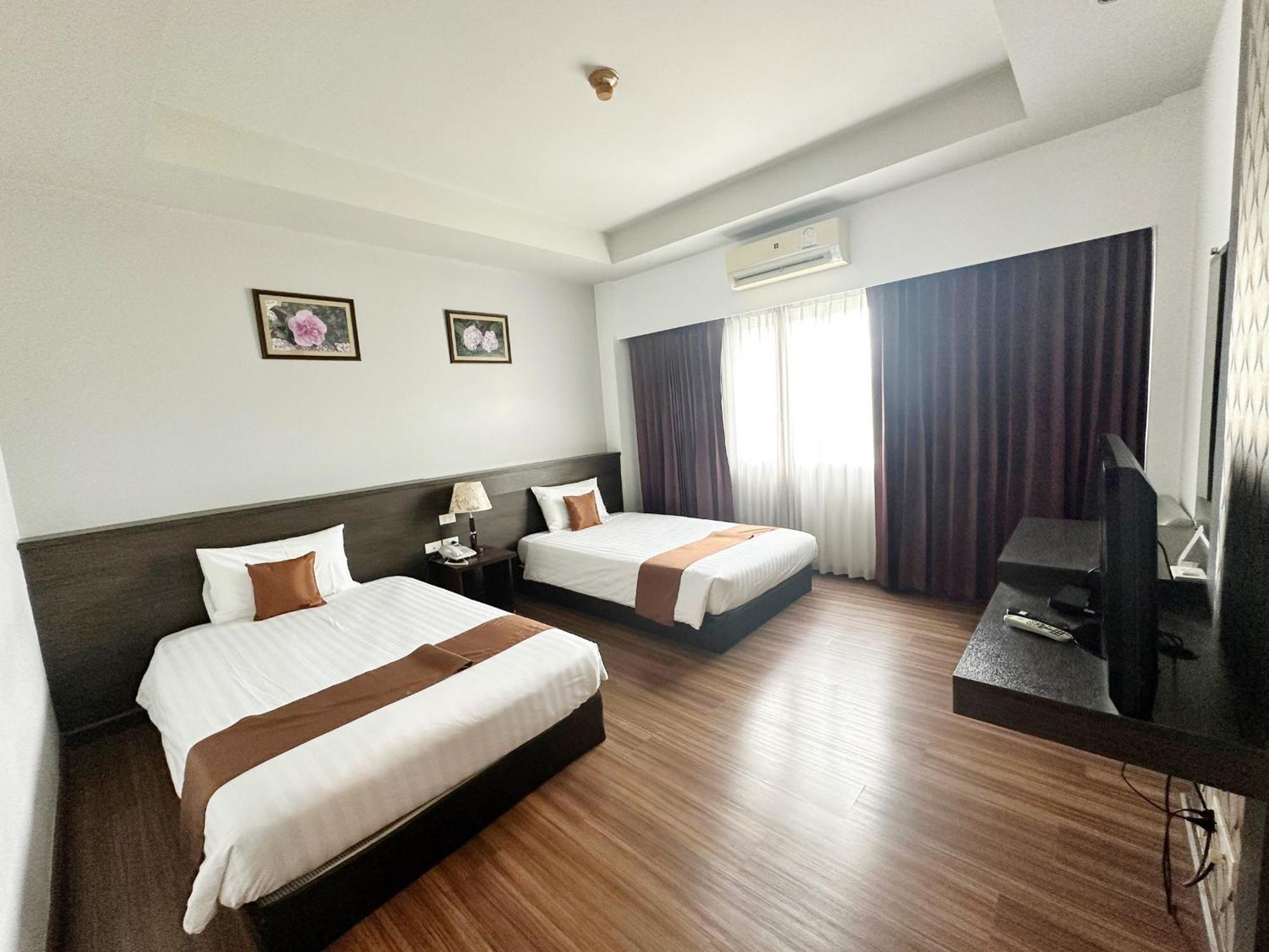 Akelada Hotel Nang Rong Exterior foto