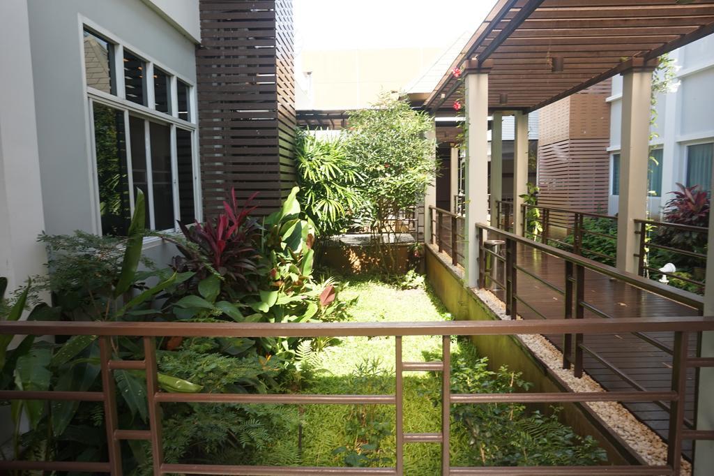 Akelada Hotel Nang Rong Exterior foto