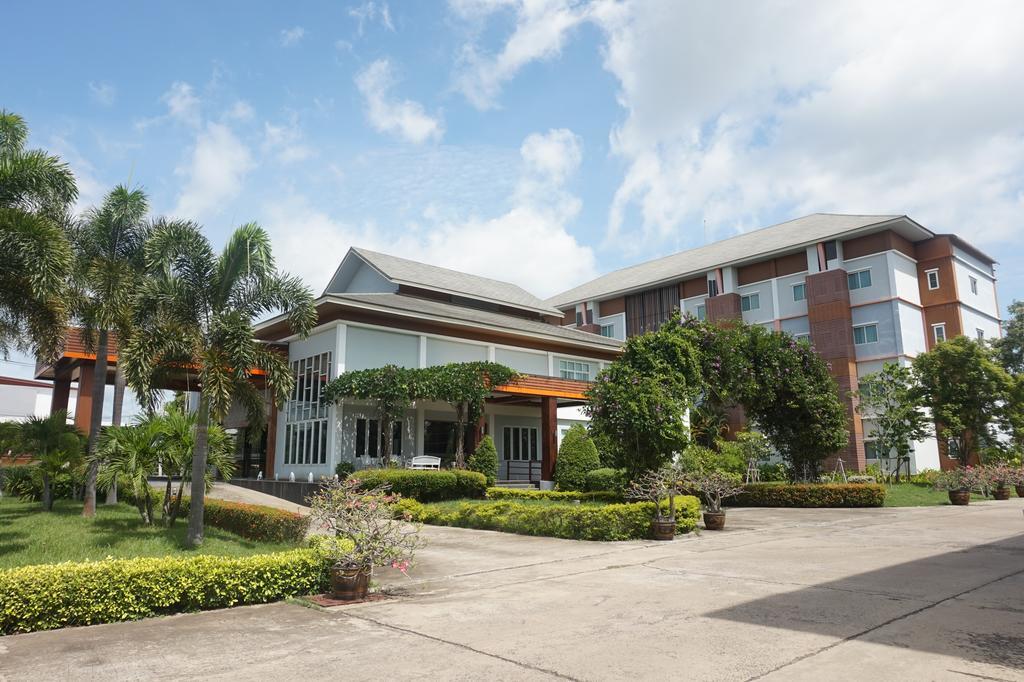 Akelada Hotel Nang Rong Exterior foto